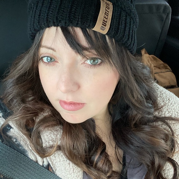 Meet your Posher, Brooke - Picture 1 of 1